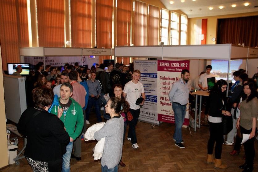 III Salon Edukacji Zawodowej i Technicznej dla gimnazjalistów i gimnazjalistek.